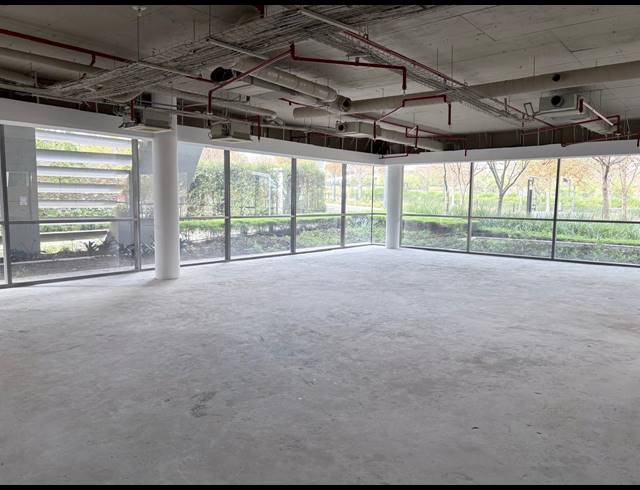 595M² OFFICE TO LET IN WATERFALL